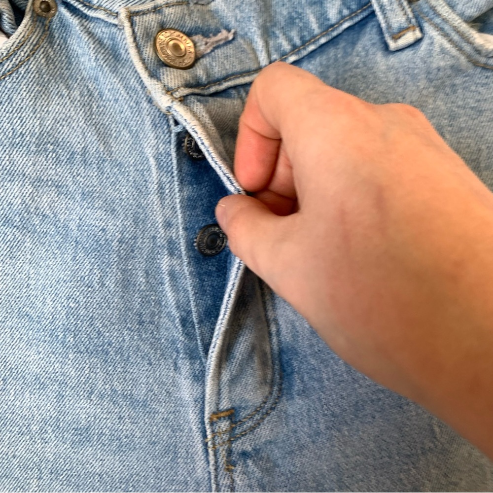 A&F The Dad High Rise Crossover Jeans - Picture 8 of 9
